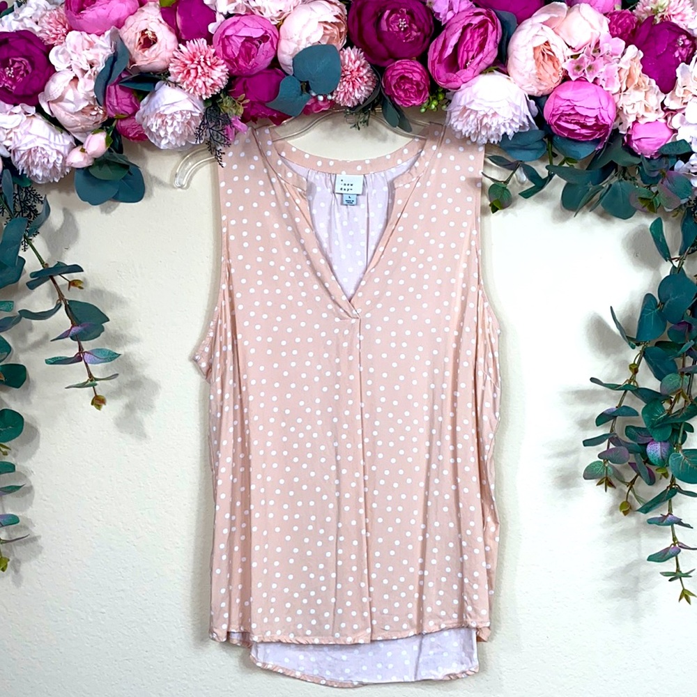 •a -new- day• Too CUTE {V-neck} |nude & white| Polka Dotted Sleeveless Blouse